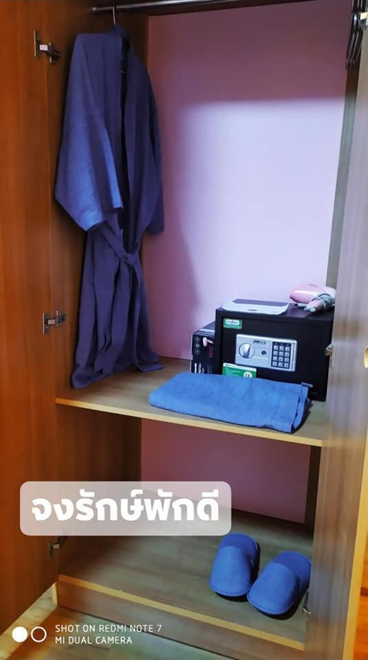 Bed and Breakfast Jong Lux Pak Dee à Uttaradit Extérieur photo