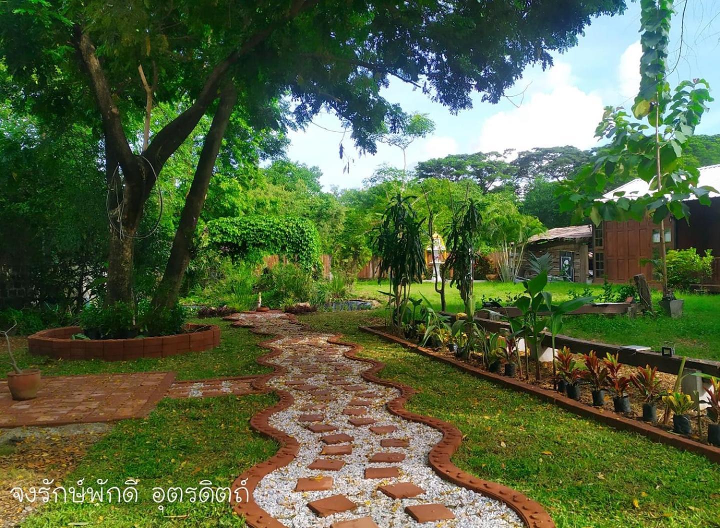 Bed and Breakfast Jong Lux Pak Dee à Uttaradit Extérieur photo