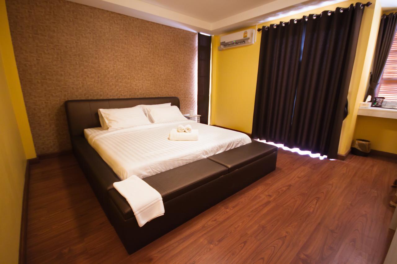 Bed and Breakfast Jong Lux Pak Dee à Uttaradit Extérieur photo